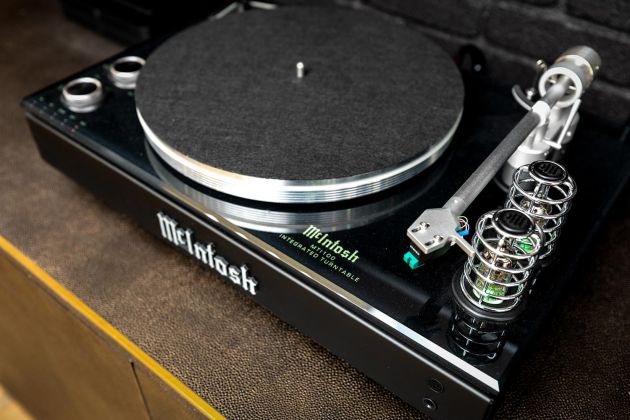 Eyehear Showroom with McIntosh technology