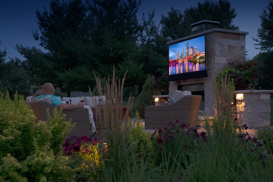 discover-the-outdoor-entertainment-that-leaves-you-spellbound